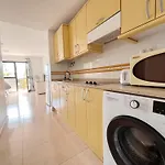 Anita Oasis 아파트